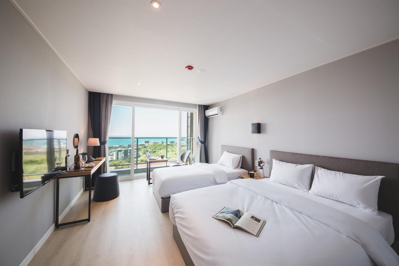 Sallys Jeju Hotel Exterior photo