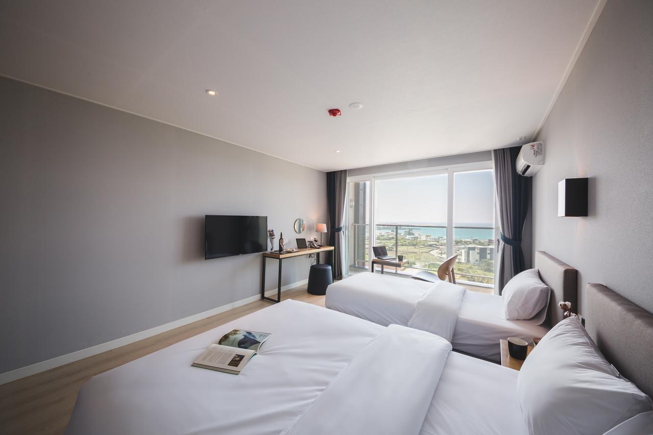 Sallys Jeju Hotel Exterior photo